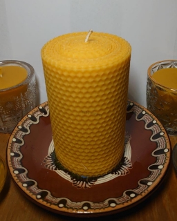 Rolovaná 12x7 cm - sviečka zo včelieho vosku